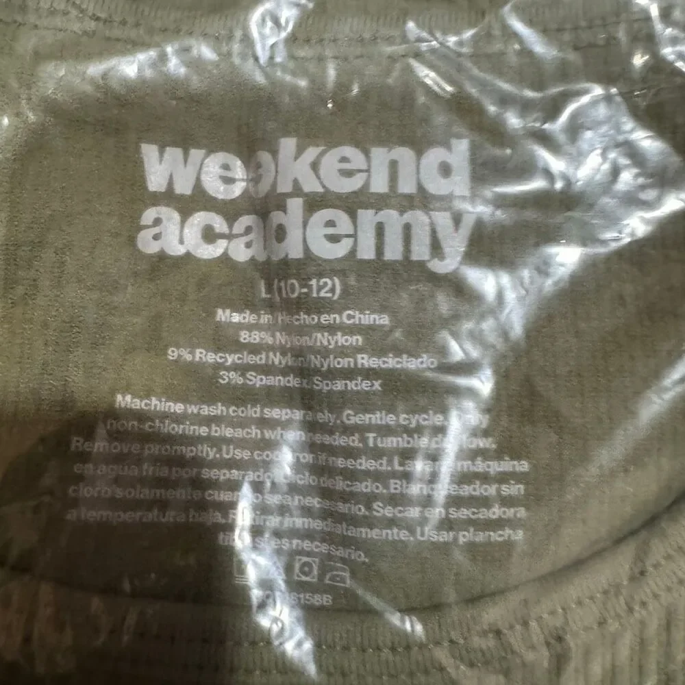 New Weekend Academy Large (10-12) Olive Green Ribbed Long Sleeve Tee